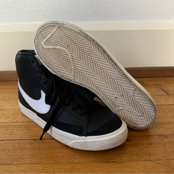 Nike Blazer Mid ‘77 Casual Shoes - Picture 6 of 9